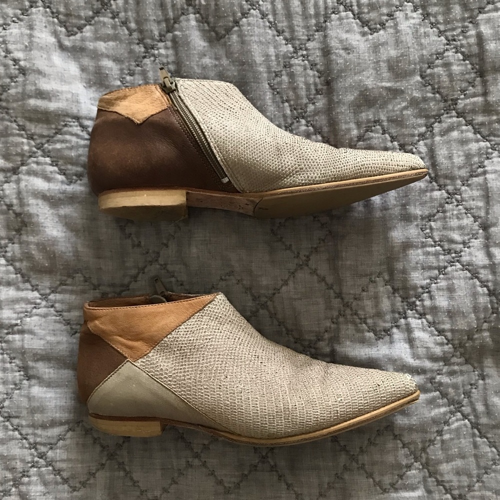 Free People Chelsea style mule. Sz 8. Ankle boot.